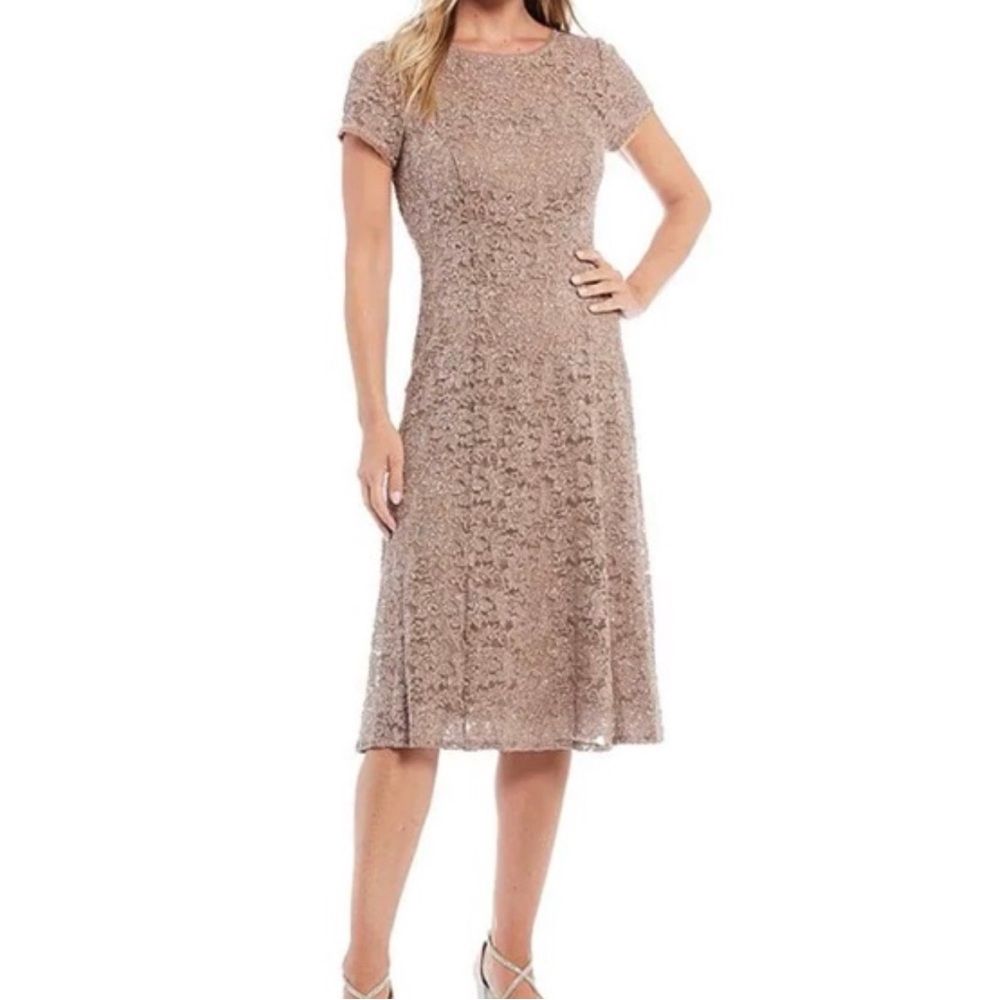 Chic Sequin Lace Midi Dress in Brown